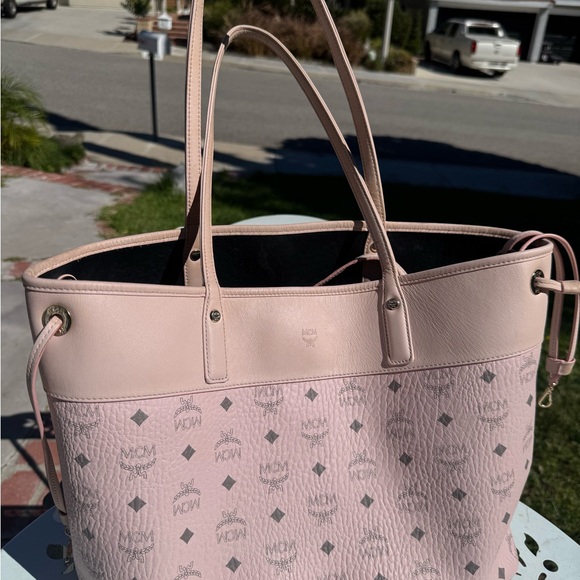 MCM Visetos Aren Medium Shopper Tote set with pouch powder light pink - Picture 11 of 11